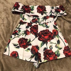 Rose print off the sleeve romper
